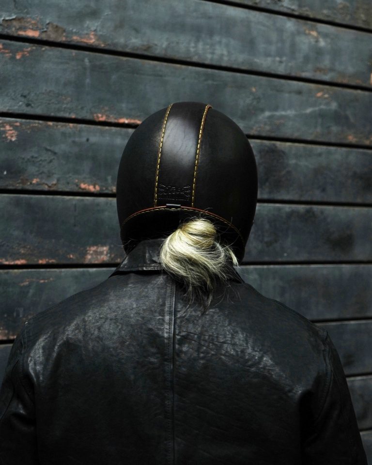 ISAMU KATAYAMA BACKLASH × TT&CO. 联名款500TX，尽显硬派骑士的沉稳魅力